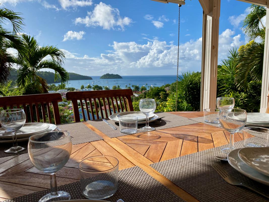 espace-repas-terrasse-exterieure-vue-mer-trois-ilets (1)